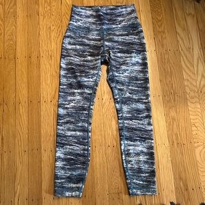 Lululemon high rise legging size 6